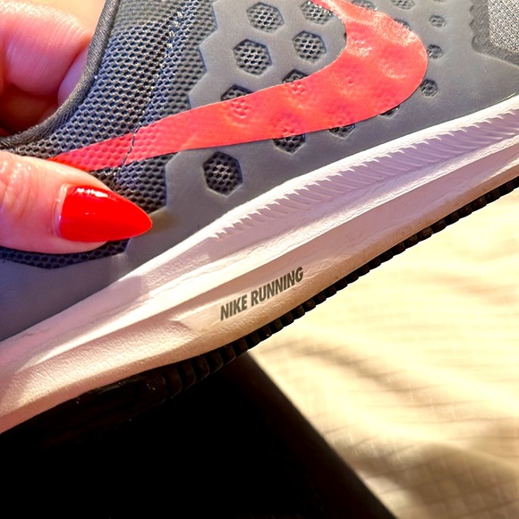 Ladies Nike Running Shoes - Size 8.5 - Picture 7 of 7